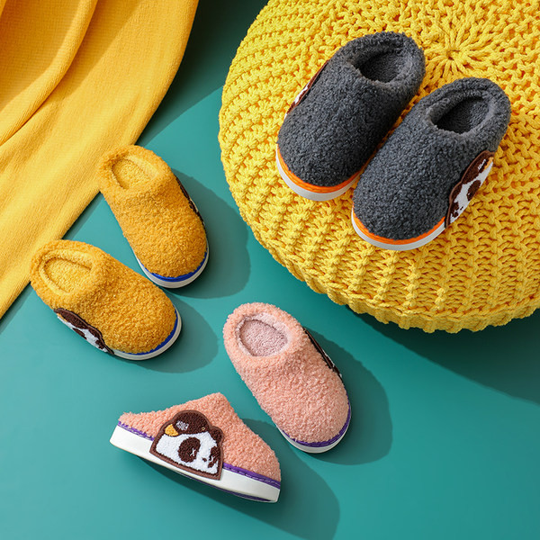 Domáce papuče pre chlapcov s výšivkou