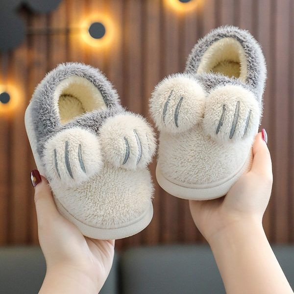 Kućne papuče za dječake s ravnim potplatom