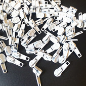 50 tk värvimismetallist tõmblukuga liugur nailontõmbluku jaoks 3#, mitmevärviline 3# nailonist tõmbluku tõmmits, isetegemise õmbluskomplektid