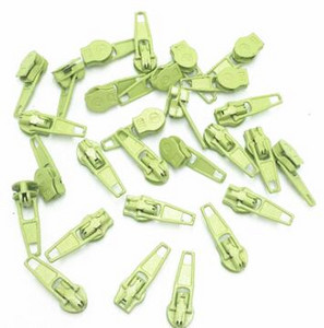 50 ks kovových zipsov na nylonový zips 3#, viacfarebný nylonový zips 3#, súpravy na šitie pre domácich majstrov, súpravy na zipsy