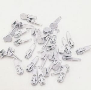 50 ks kovových zipsov na nylonový zips 3#, viacfarebný nylonový zips 3#, súpravy na šitie pre domácich majstrov, súpravy na zipsy