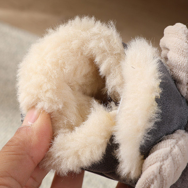 Nadýchané detské papuče s 3D prvkom pre chlapcov