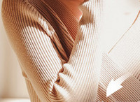 Dámska blúzka pre tehotné ženy s výstrihom do V