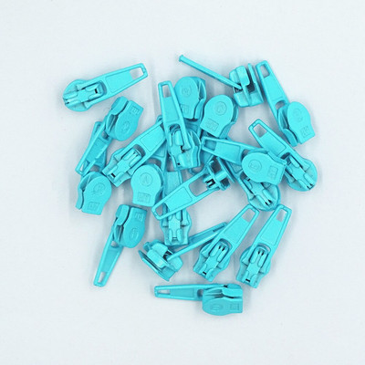 3# 20 farieb 20 ks nylonových cievok s automatickým zámkom na zips, šijací nástroj pre domácich majstrov