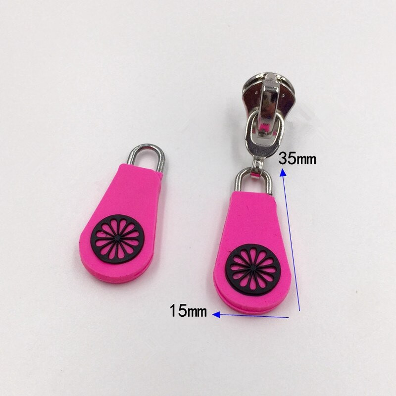 6 ks mäkký plastový prívesok na zips, kreslený film, sťahovák zipsu, náhradná šnúrka na zips, dekorácia hlavy zipsu, šijacie príslušenstvo.