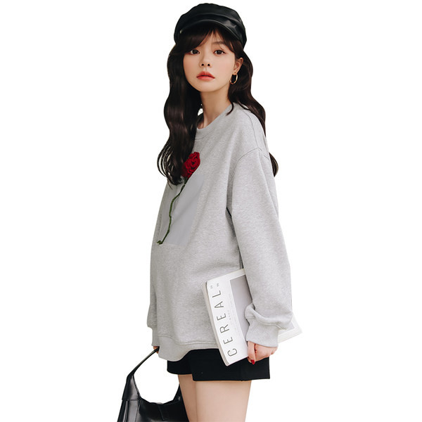 Dámska ležérna blúzka s oválnym výstrihom - tri farby pre tehotné ženy