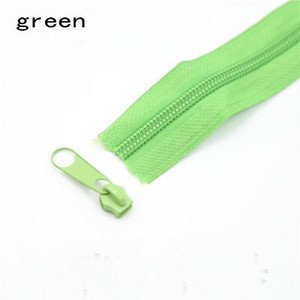 5# Farebný nylonový zips DIY Ručne vyrobená taška Moskytiéra Poťah na pohovku Vankúš zips 20 metrov zips darček 20 ks sťahovák zipsu