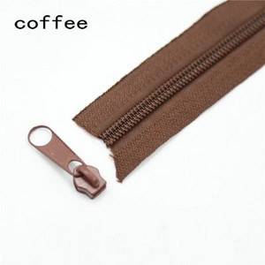 5# Farebný nylonový zips DIY Ručne vyrobená taška Moskytiéra Poťah na pohovku Vankúš zips 20 metrov zips darček 20 ks sťahovák zipsu