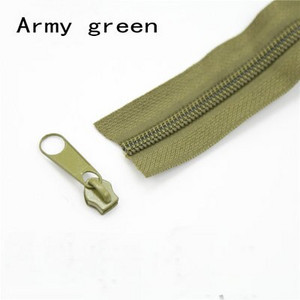 5# Farebný nylonový zips DIY Ručne vyrobená taška Moskytiéra Poťah na pohovku Vankúš zips 20 metrov zips darček 20 ks sťahovák zipsu