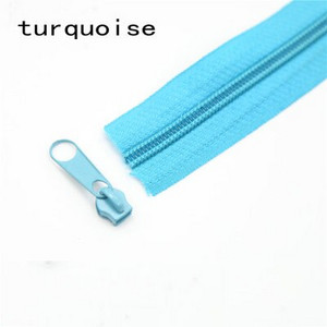 5# Farebný nylonový zips DIY Ručne vyrobená taška Moskytiéra Poťah na pohovku Vankúš zips 20 metrov zips darček 20 ks sťahovák zipsu