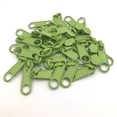 50 ks 3# nylonové zipsové úchytky pre viacfarebný zipsový posúvač pre šijacie príslušenstvo