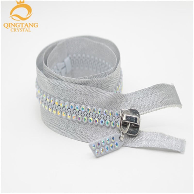 zips 60cm 2-radový, trieda A AB, kamienkový strieborný/zlatý/čierny základ, šaty, šitie, 2 ks