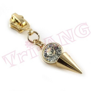 (20 tk/partii) High Fashion Bright Rhinestone 8# tsingisulamist lukuga liugurid