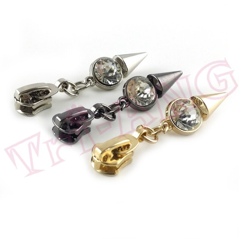 (20 tk/partii) High Fashion Bright Rhinestone 8# tsingisulamist lukuga liugurid