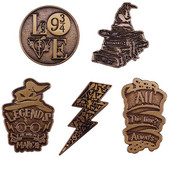 C2453 Magic Academy Film Email Reväärinõel Märgi Nõelad Mütsid Riided Seljakott Kaunistus Ehted Aksessuaarid Kingitused sõpradele