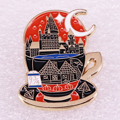 C2152 Magic Castle Ace emailat Ace de rever pentru rucsacuri Cadou de Anul Nou Insigne pe rucsac Brosa pentru haine Accesorii de bijuterii