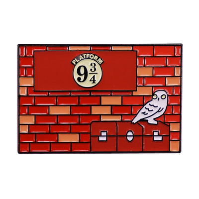 C2152 Magic Castle Ace emailat Ace de rever pentru rucsacuri Cadou de Anul Nou Insigne pe rucsac Brosa pentru haine Accesorii de bijuterii