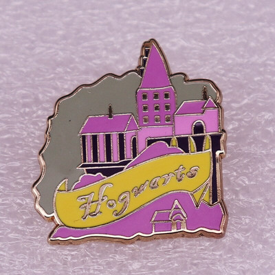 C2152 Magic Castle Ace emailat Ace de rever pentru rucsacuri Cadou de Anul Nou Insigne pe rucsac Brosa pentru haine Accesorii de bijuterii