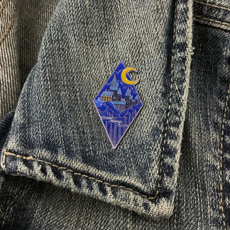 C2152 Magic Castle Ace emailat Ace de rever pentru rucsacuri Cadou de Anul Nou Insigne pe rucsac Brosa pentru haine Accesorii de bijuterii