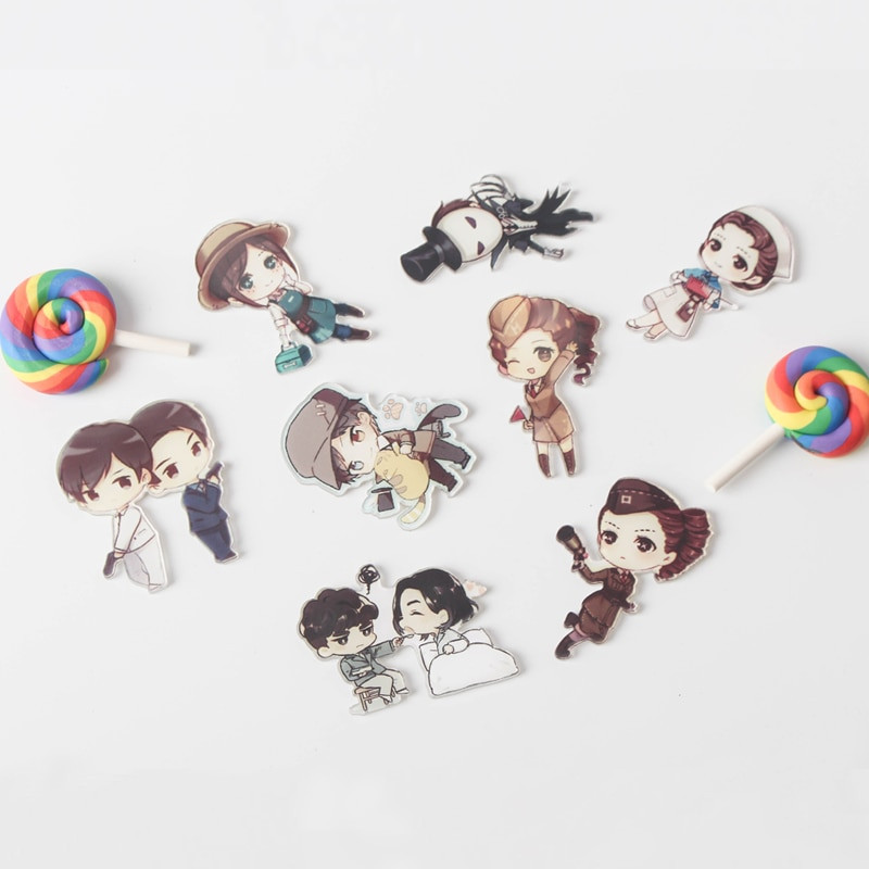 Identity V 1PCS Maalimine koomiksisegu skelett rõivaste jaoks Akrüülist märgid Kawaii ikoonid seljakotil oleva nööpnõelaga prossi märk Z62