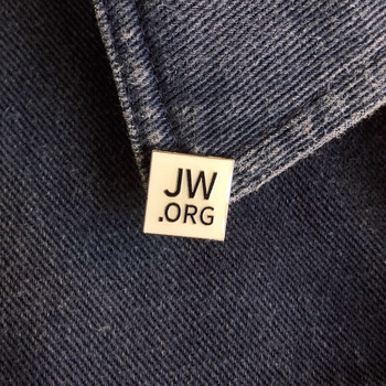 JW. Производител на игли за брошка ORG Мек емайл с епоксидна смола 15 mm метални значки за мъжки костюм JW значка за аксесоар за раница яке