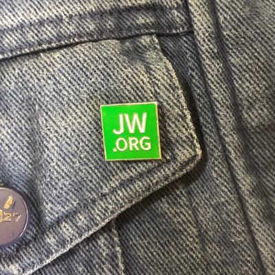 JW. ORG sagės smeigtukai Gamintojo minkštas emalis su epoksidine 15 mm metaliniais ženkleliais vyrams kostiumas JW ženklelis kuprinės striukės priedas