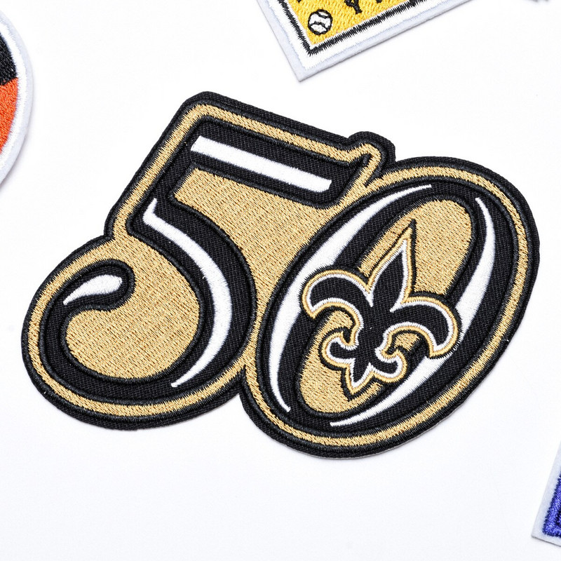 Módne cvičenie Nosenie lepidla Vyšívaný odznak Látková nálepka Nášivka Vyšívaná pečať Alfanumerické železné záplaty 60 Emblém