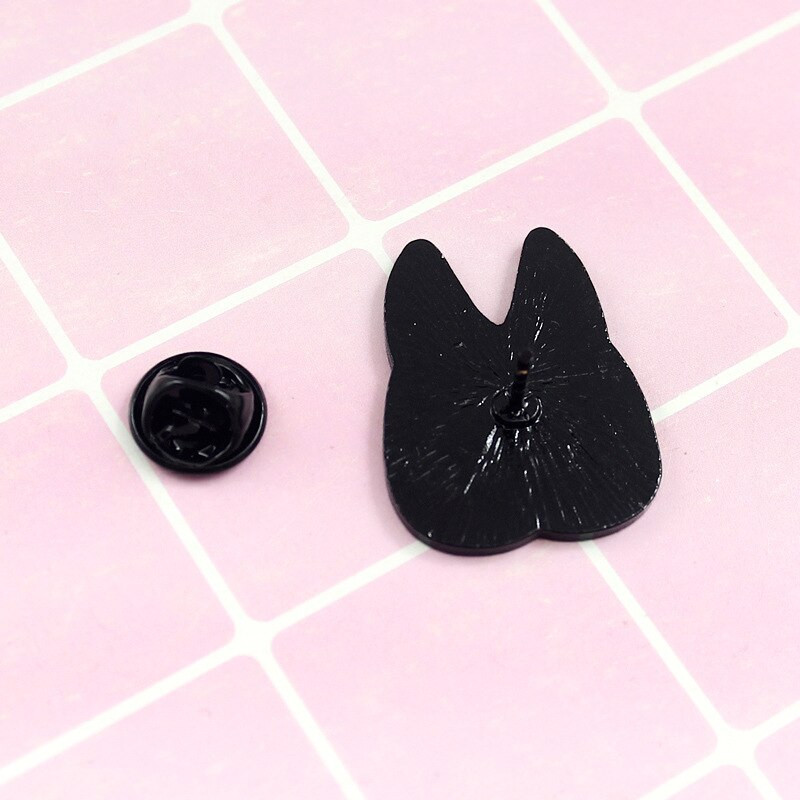 Moodsad multikad reväär emailiga märgid Armsad valge hambaga naerunäo pross häbeliku hambamärk kingitused naistele ja meestele 1tk