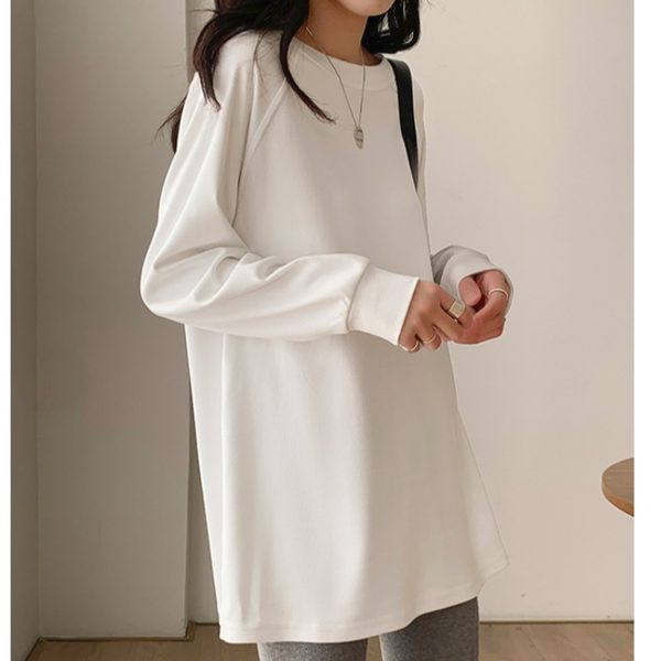 Nový model dámskej blúzky s oválnym výstrihom pre tehotné ženy