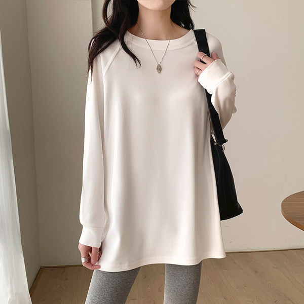 Nový model dámskej blúzky s oválnym výstrihom pre tehotné ženy