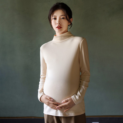 Bluză casual de damă cu guler înalt