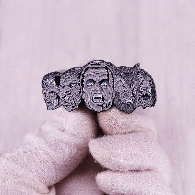 C3081 Ταινίες τρόμου Φιγούρες σμάλτο καρφίτσες καρφίτσα συλλογή Anime σήματα πέτο Απόκριες Ανδρικά Γυναικεία Μόδα κοσμήματα Δώρα Σακίδιο πλάτης