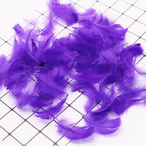 100 buc 4-8 cm plutitoare mici, colorate, pene de lebădă, pene naturale de gâscă, pentru artizanat, bijuterii de nuntă, pentru decorarea casei, penne