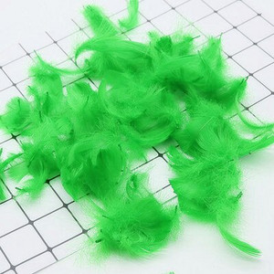 100 buc 4-8 cm plutitoare mici, colorate, pene de lebădă, pene naturale de gâscă, pentru artizanat, bijuterii de nuntă, pentru decorarea casei, penne