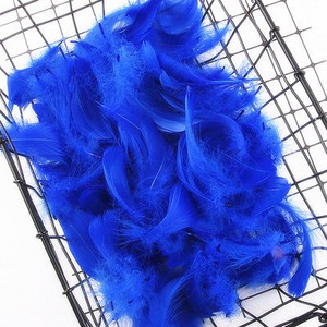 100 buc 4-8 cm plutitoare mici, colorate, pene de lebădă, pene naturale de gâscă, pentru artizanat, bijuterii de nuntă, pentru decorarea casei, penne