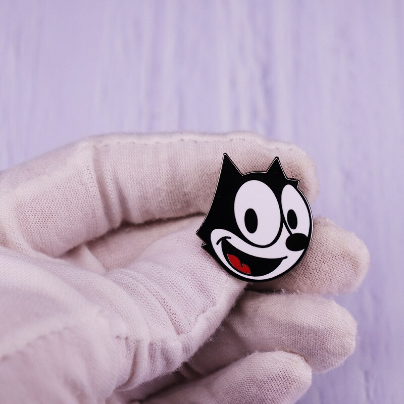 C2187 Vintage Cat Emajl Pin Anime Pins Značke na ruksaku Slatke stvari Dodaci Nakit Manga Poklon Broševi Značka na reveru