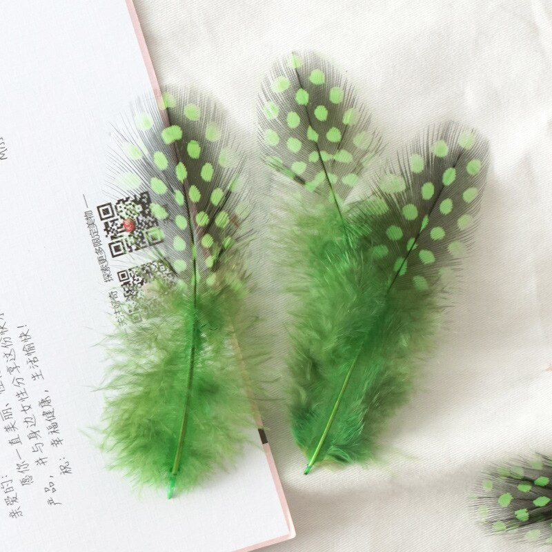 Prírodné perličkovo-škvrnité perie, remeslá, 45-80 mm, kuracie perie, krásne predlžovacie perie z čajky, na dekoráciu domácnosti.