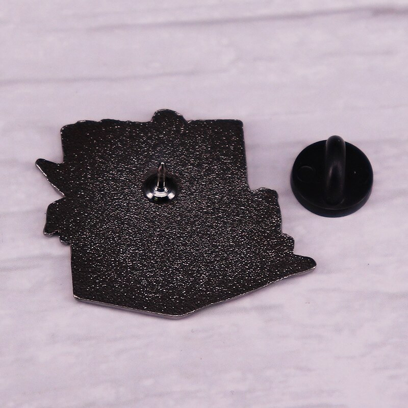 C1568 kassiemailist nööpnõelad seljakottide jaoks Armsad prossid Manga märgid seljakoti prossil rõivaste ehete jaoks