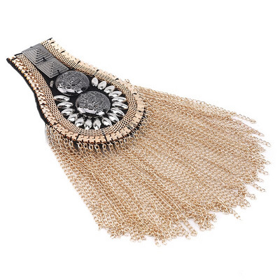 Britský štýl brošňa malý oblek ramenný popruh viac strapcový nýt náramok náramok pin na ženy muži oblek doplnky