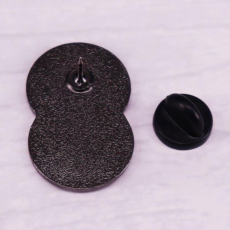 C2084 Dead and alive Cat Аниме Емайлирани щифтове Персонализирани брошки Значка за ревер Раница Декорация Шапки Бижута за деца Приятели Подаръци