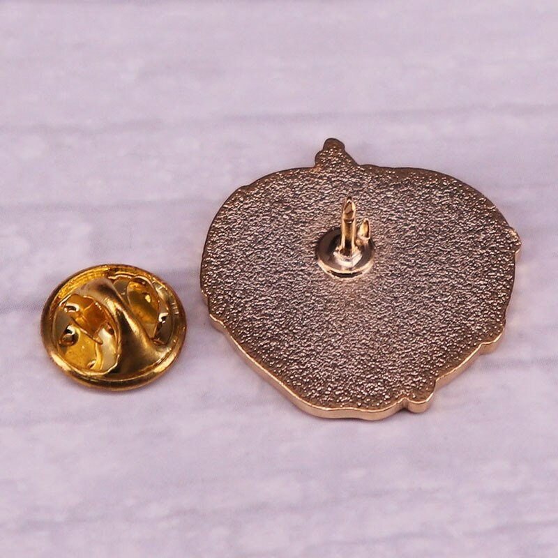 C1453 Animacinis filmas Apple metalinis emalio apykaklė Smeigtukas Atvartas Ženkliukas Papuošalai Sagė Vaikams Dovanos Priedai Figūra Cinko lydinys