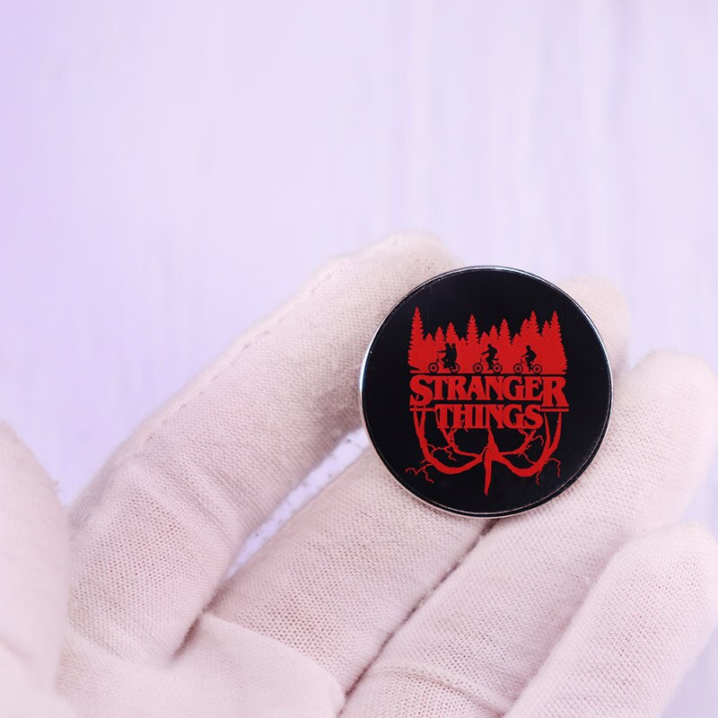 C1982 STRANGER THINGS emailitud nööpnõelad telesari Pross rinnamärk Teksasärk Reväärinõel Gooti ehted Kingitus fännidele
