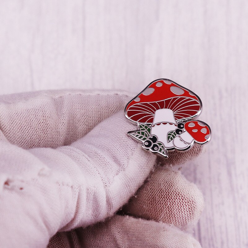 C3096 seente ja mustikate emailnõel Kohandatud naljakas prossid, kott reväärinõel, multikas, armas märk, taim, ehe kingitus lastele