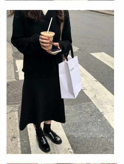 Kõrge vöökohaga kootud rasedate seelik