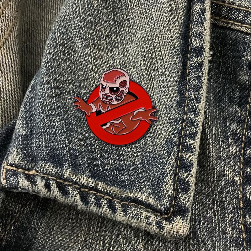 C1602 Attack on Titan märgid Anime nööpnõeltega seljakottide jaoks Pross riiete jaoks emailiga nööpnõelad seljakoti manga prossid revääril