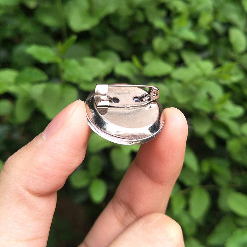 Kristalni metalni svjetski broševi značka Crveno bijeli privjesci Viteški grb Bjelorusije Povijesna zastava Broš/Bedževi/Igle za rever