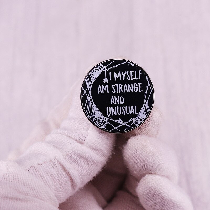 C3240 Halloweeni õudusfilm emailiga nööpnõel Pross rinnamärk revnõel seljakott krae müts naistele meestele ehted kingitused