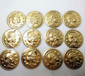 500 бр. 29 мм метални железни значки, монети с глава на кралицата на красотата, кръгла странична дупка, шевни занаяти за коремен танц, шалове, златно и сребърно покритие
