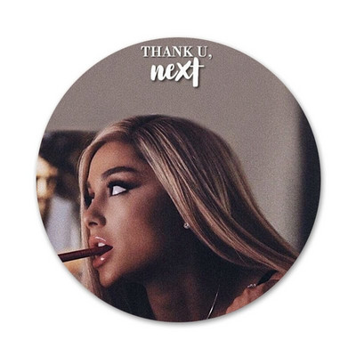 Ariana Grande AG Rainbow Sweetener Icons Pins Dekoracija znački Broševi Metalne značke za odjeću Dekoracija ruksaka 58 mm