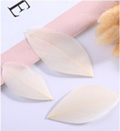 50 buc. Pene de gâscă de 4-8 cm, amestec de culori naturale, pentru bricolaj, bijuterii, artizanat, accesorii pentru decorațiuni pentru petreceri de nuntă, decorațiuni de nuntă